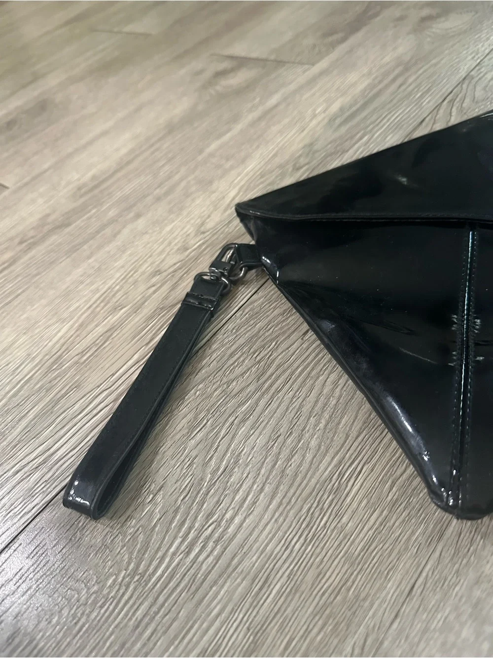 Kirna Zabete Large Clutch Wristlet Black Patent Red Rhinestone Kiss Lips Bag